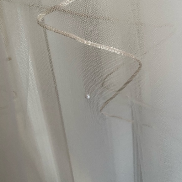 Rum edge veil with pearl embellishments - Picture 3 of 4